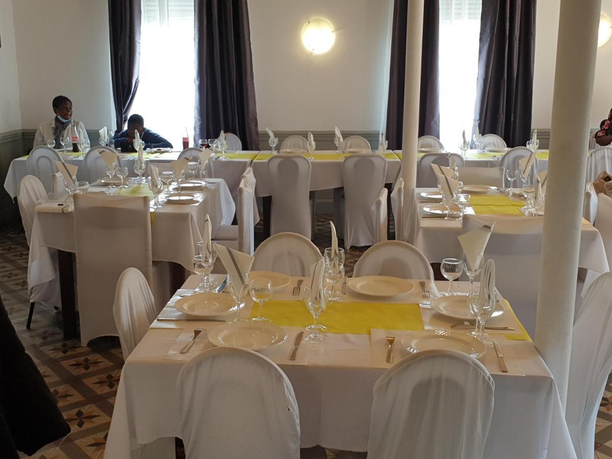 Hotel - Restaurant - Bar Saint Avit L Hotel Des Tchoumjeu Lourdes Kültér fotó